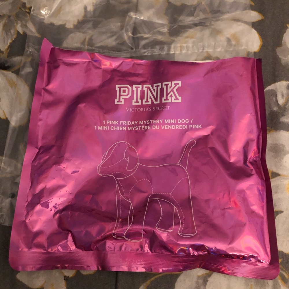 Pink Victoria’s Secret Pink Friday Mystery Mini Dog 2026 - Picture 5 of 7